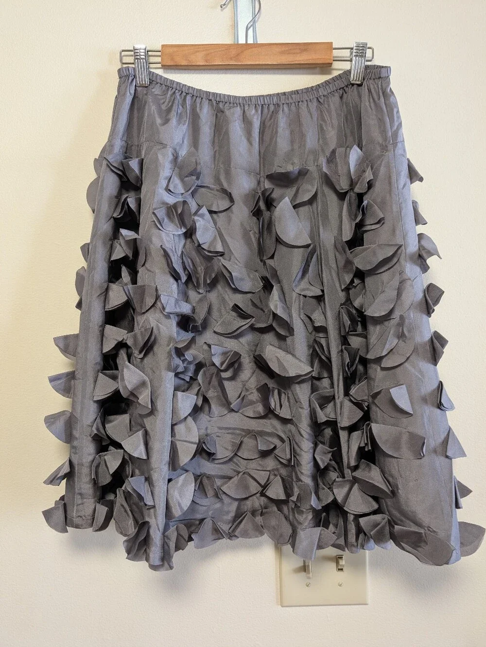 Garnet Hill Gray 100% Silk Ruffle Petal Skirt Women’s 6 Romantic Statement
